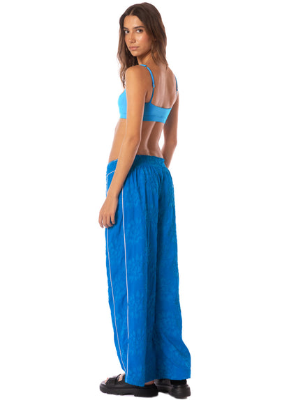 Foto de Fruit Punch Sublimity Regular Rise Classic Bikini Bottom by Maaji - Pantalones - Ropa de Playa