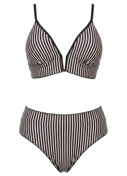  Foto de Jade Black Parade Long Line Triangle Bikini Top by Maaji - Tops - Vestidos de Baño