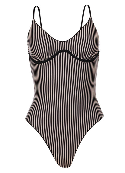  Foto de Black Celine Cheeky Cut Underwire One Piece by Maaji - Enteros - Vestidos de Baño