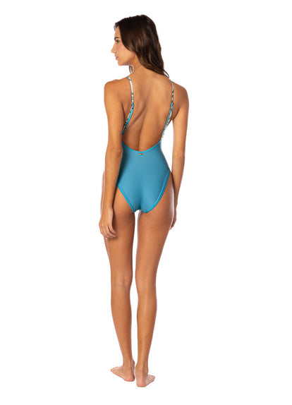  Foto de Pacific Breeze Typical C Signature Cut Classic One Piece by Maaji - Enteros - Vestidos de Baño