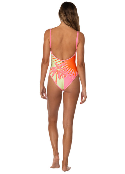  Foto de Palm & Sun Biella Signature Cut Classic One Piece by Maaji - Enteros - Vestidos de Baño